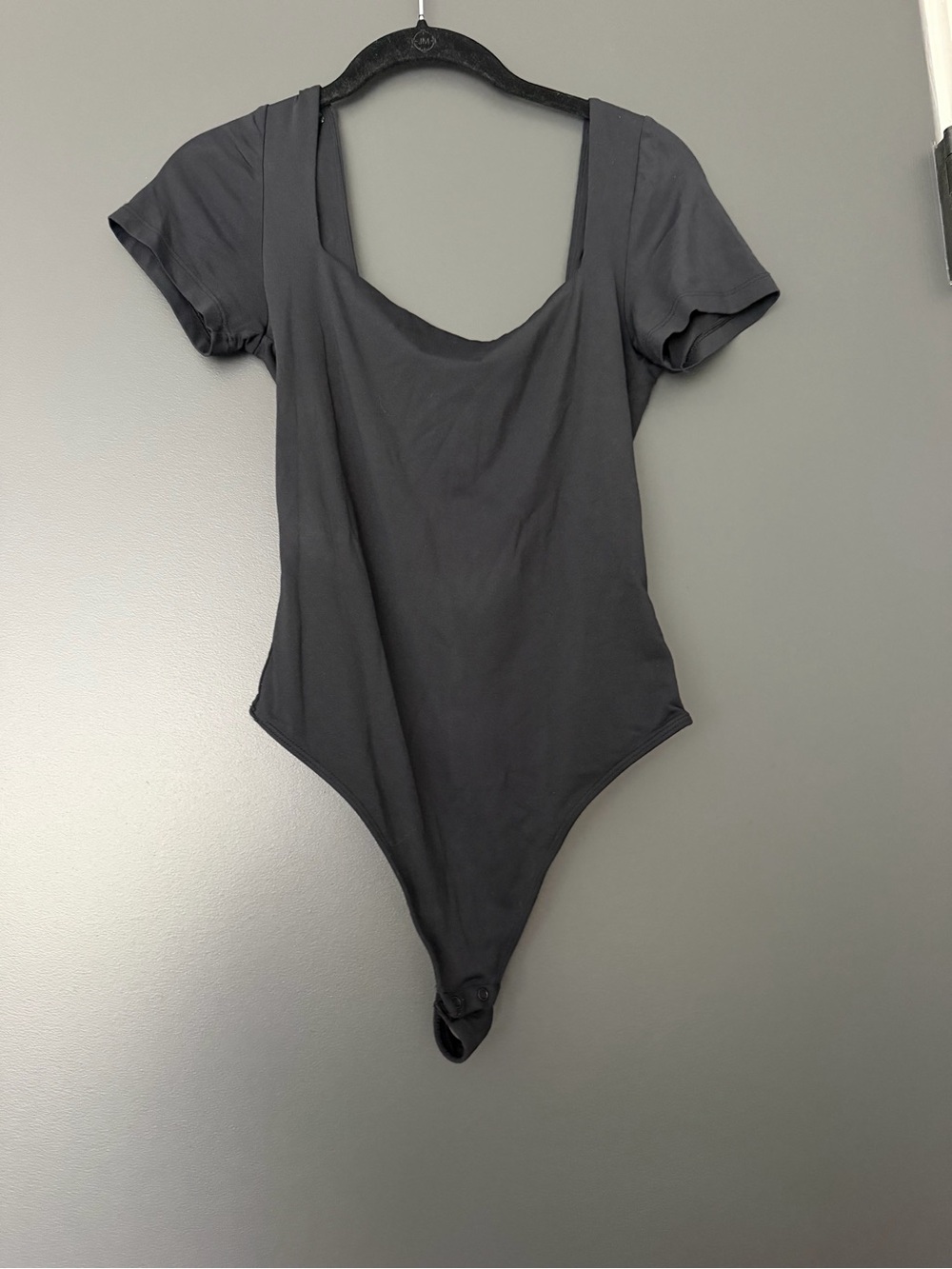 Aritzia Babaton Contour Black Short Sleeve Square Neck Bodysuit